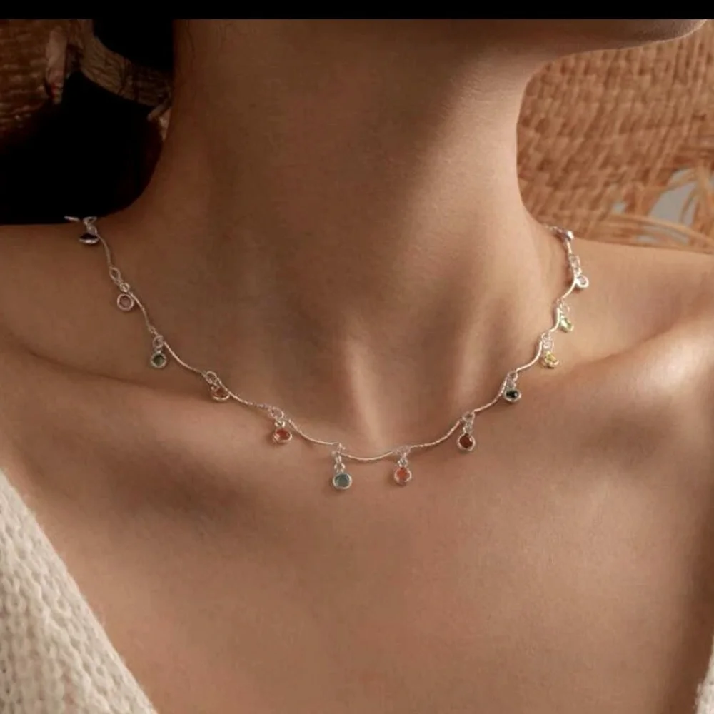 Candy Color Rhinestone Pendant Choker Necklace (Silver)